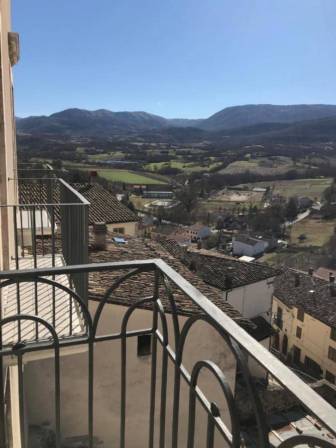 Appartement entier, Two-Bedroom Apartment in Castel di Ieri, Parc Naturel Régional Sirente-Velino