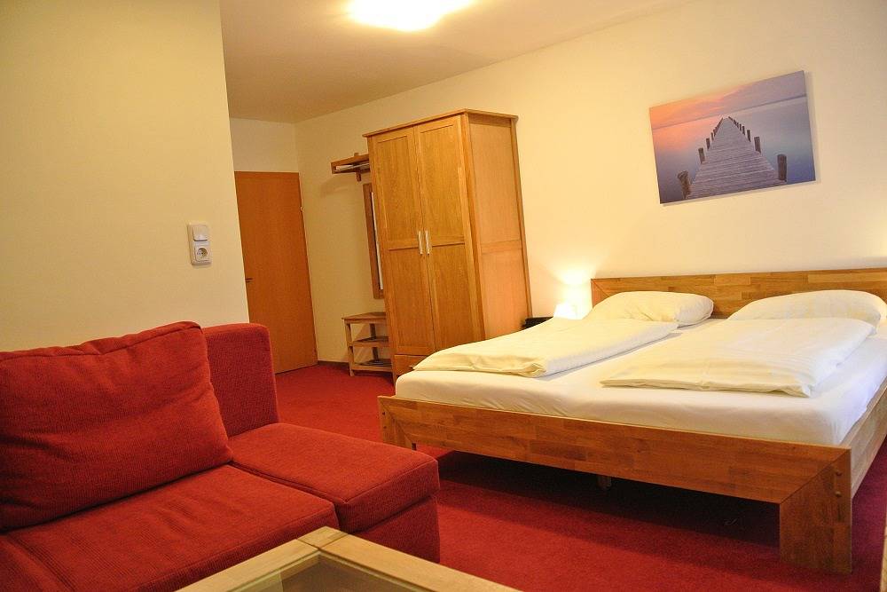 Gasthof Kirchenwirt - Doppelzimmer 3 in Dachsteingebirge, Gosau