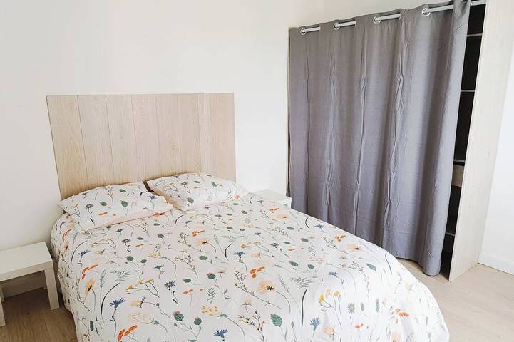 Ganze Wohnung, 3-bedroom apartment in Sedan, 5 minutes from Europe's largest fortified castle. in Sedan, Ardennen