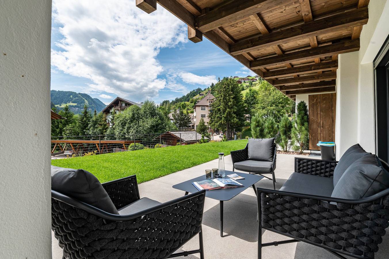 Geheel appartement, Villa Sofia Appartement 'S' met uitzicht op de bergen, privéterras en Wi-Fi in Plan da Tieja, Wolkenstein