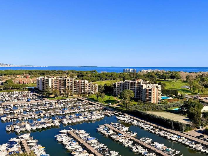 Hôtel pour 4 personnes, avec vue ainsi que jardin et piscine, animaux acceptés