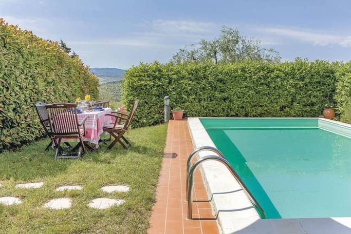 Agriturismo per 6 persone, con terrazza e giardino in Rignano sull'Arno