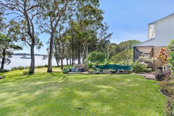 Holiday home for 4 people, with garden, with pets in Lake Macquarie