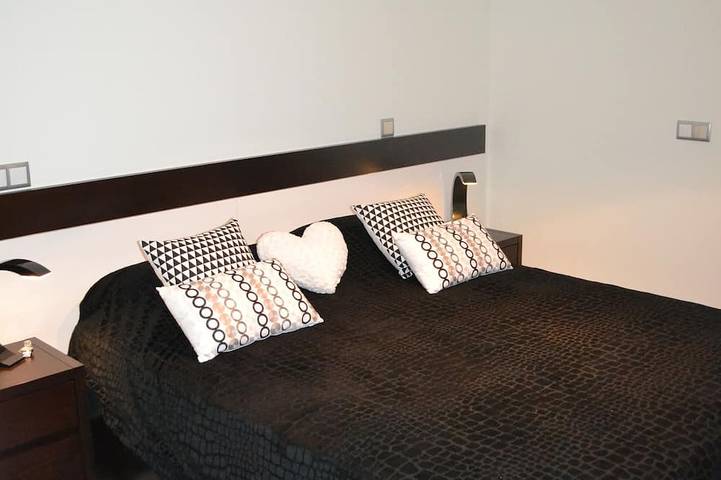 Ganze Wohnung, AlburVillage, Qualität, Luxus, Neu, 2 Schlafzimmer, Erdgeschoss, Schwimmbad, Solarium, Free Wifi in Alvor, Faro Distrikt