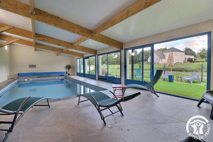 Gîte pour 6 personnes, avec piscine ainsi que jardin et terrasse à Montfort-sur-Meu - 3