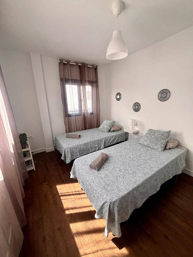 Gîte pour 5 personnes, avec balcon à La Santa - 4