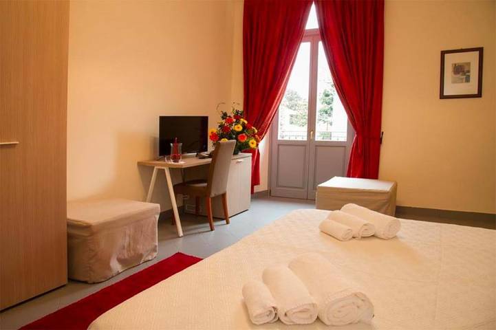 Hôtel pour 3 personnes, avec jardin et terrasse, animaux acceptés