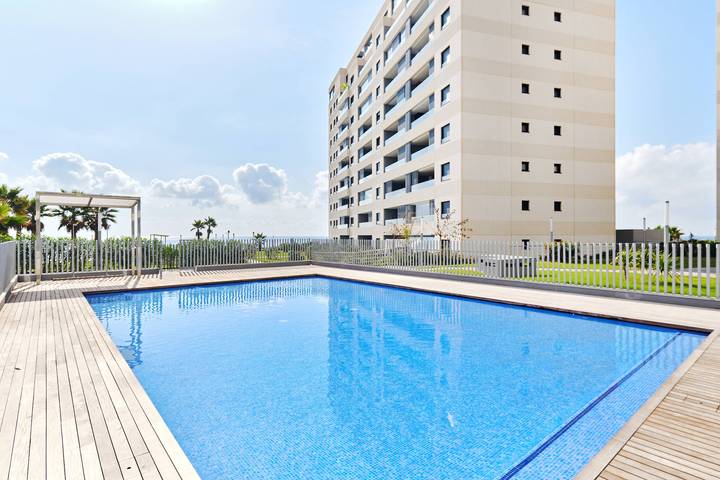 Appartamento per 6 persone, con Balcone e Terrazza nonché Piscina a Punta Prima (Alicante)