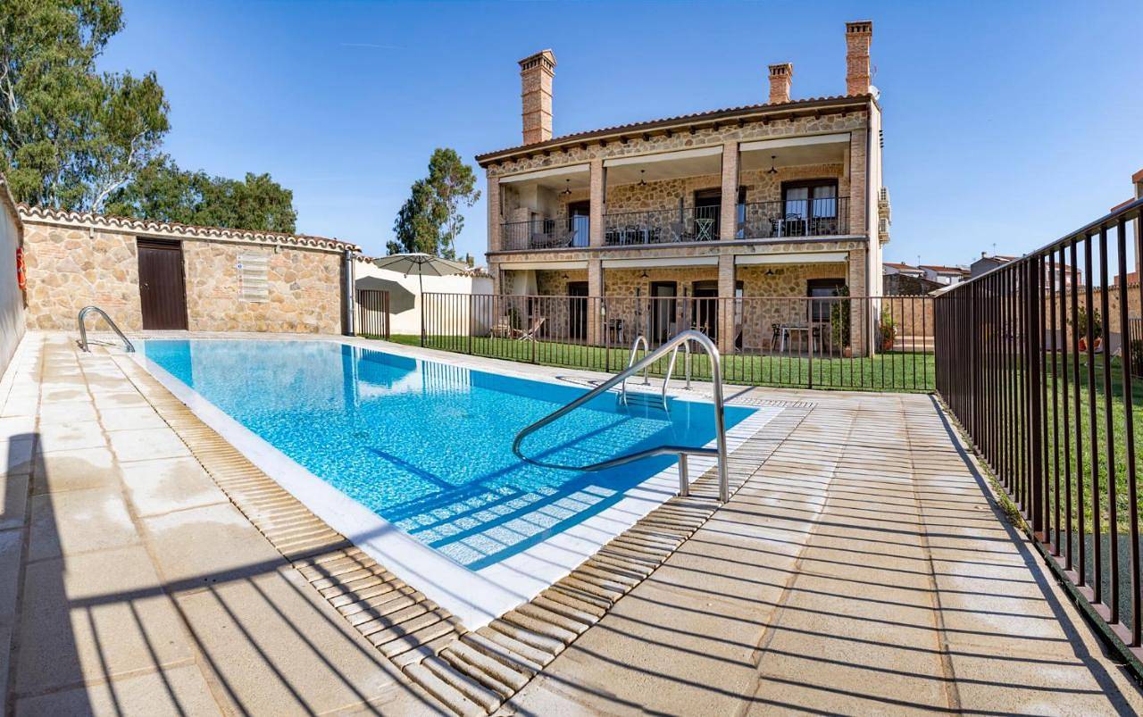 Apartamento entero, Apartamentos rurales Posada de Monfragüe con jacuzzi in Malpartida de Plasencia, Parque Nacional de Monfragüe