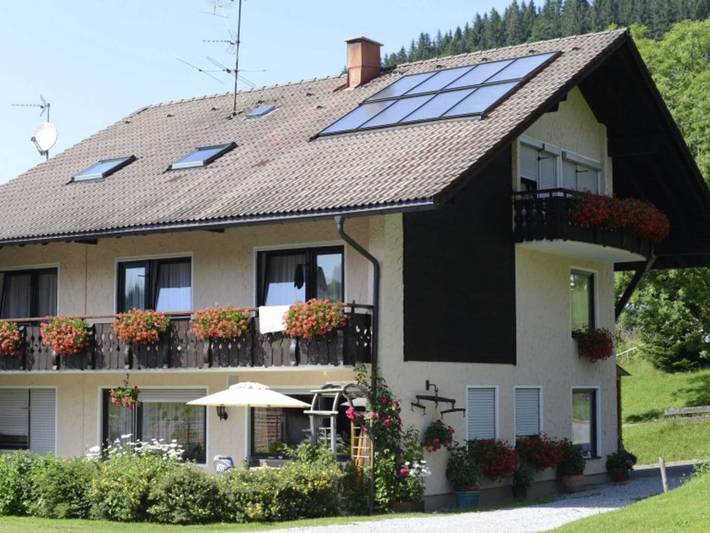 Ferienwohnung für 2 Personen, mit Balkon und Terrasse sowie Garten und Sauna in Jungholz
