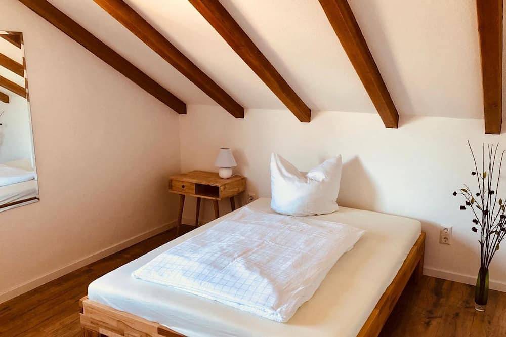 Ganze Wohnung, Doppelzimmer mit Gemeinschaftsbad in Lauchringen, Südschwarzwald