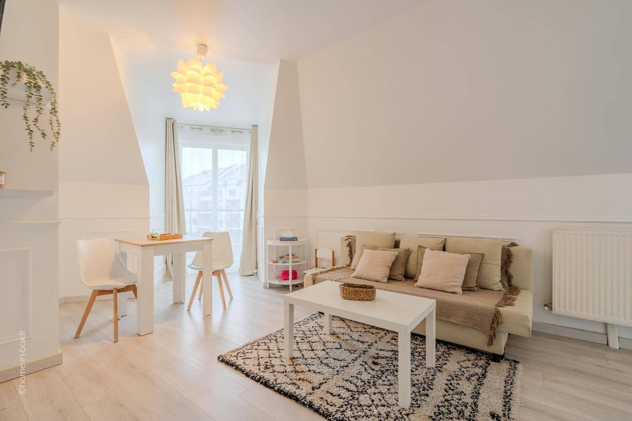 Appartement entier, Appartement Moderne, Parking Gratuit, 15min Disney in Meaux, Seine-et-Marne