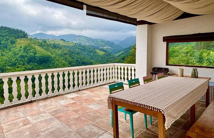 Casa rural para 7 personas, con vistas y terraza en Beinza-Labayen