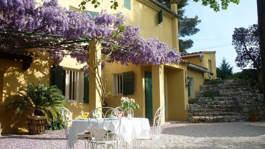 Chambre d’hôte pour 2 personnes, avec jardin et piscine dans les Bouches-du-Rhône - 4