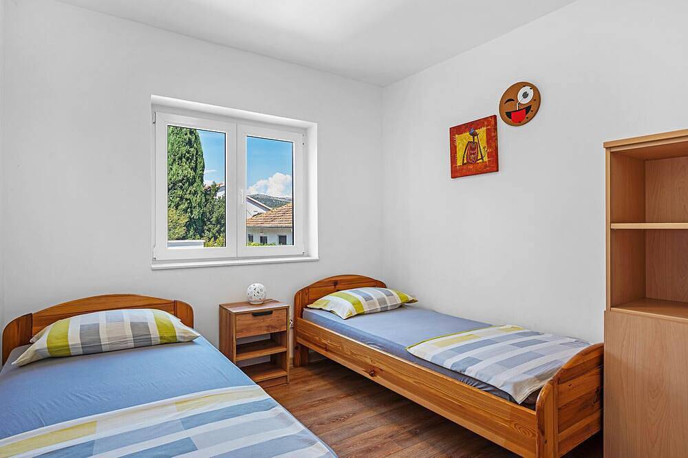 Apartamento entero, Apartamento que admite mascotas en. in Rogoznica, Condado de Šibenik-Knin