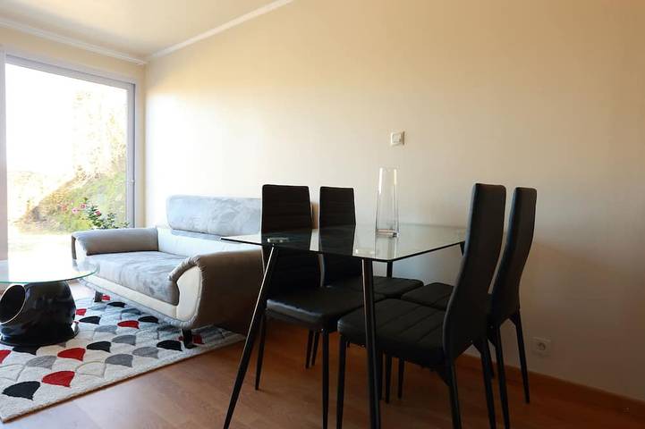 Gîte pour 4 personnes, avec jardin ainsi que terrasse et piscine à Saint-Amand-de-Coly - 4