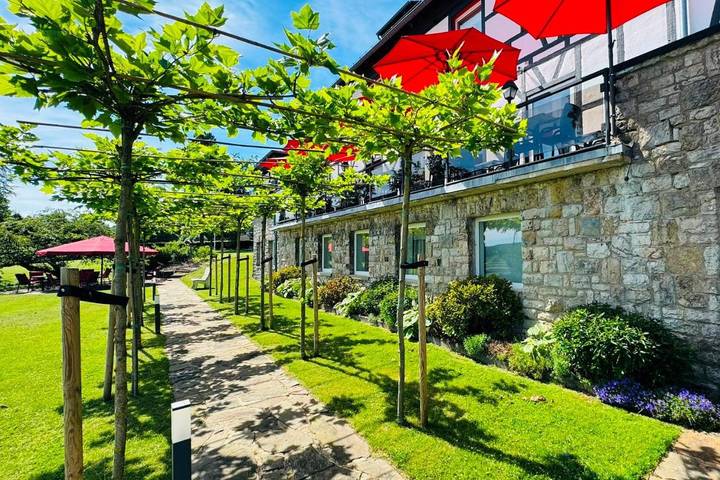 Hotel für 2 Personen, mit Garten und Sauna sowie Ausblick in Hellenthal - 3