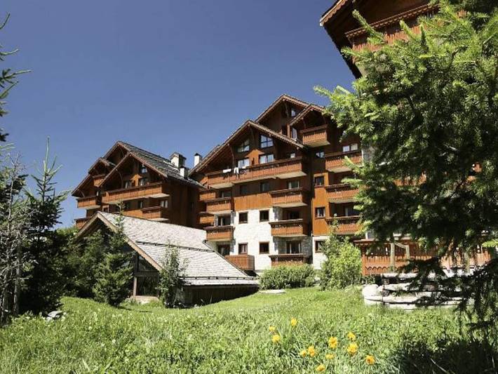 Chalet pour 4 personnes, avec balcon ainsi que piscine et sauna, adapté aux familles à Courchevel - 2