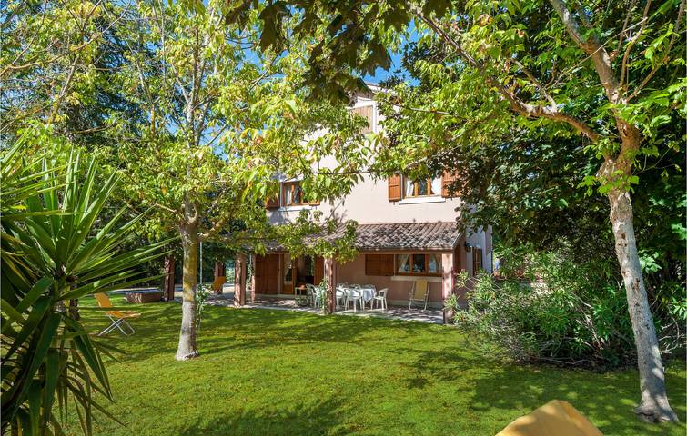 Casa vacanza per 8 persone con giardino in Ponzano di Fermo, Provincia di Fermo