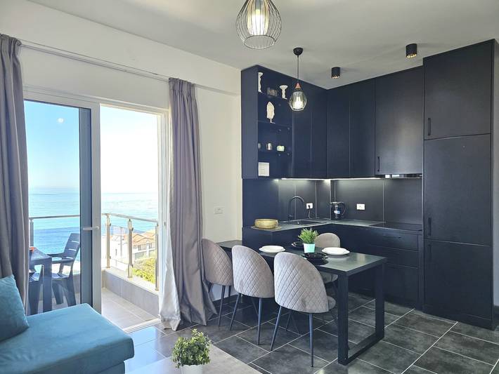 Ganze Wohnung, Ferienwohnung für 4 Personen mit Balkon in Sarandë, Vlorë