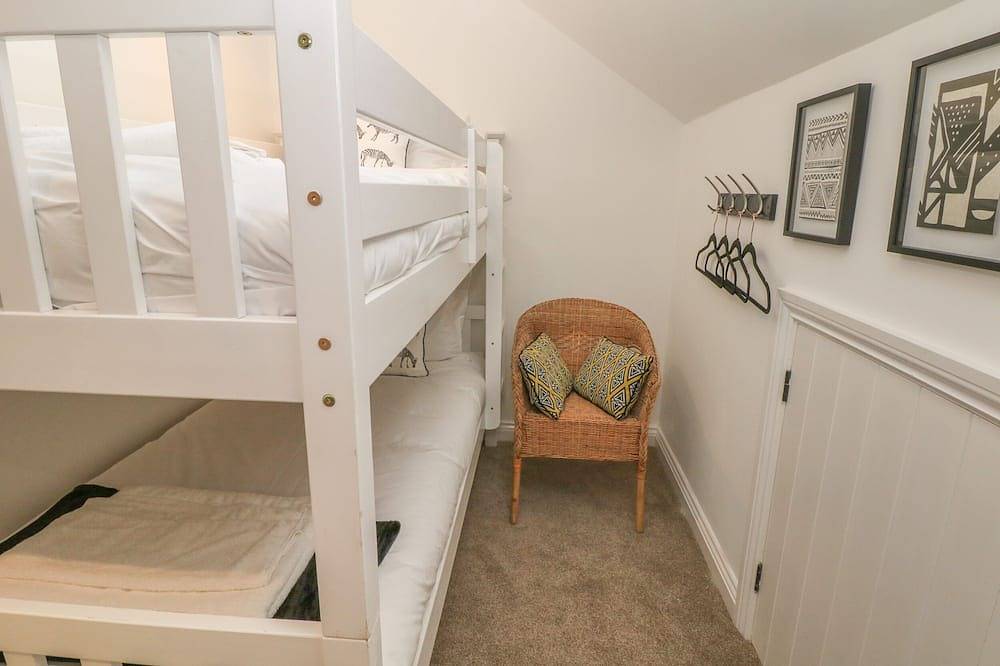 Willow Cottage, pet friendly, with a garden in Stocksbridge in Stocksbridge, Sheffield