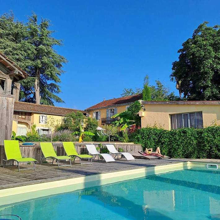 Gîte pour 3 personnes, avec Balcon et Jardin ainsi que Piscine et Vue sur le lac dans le Gers