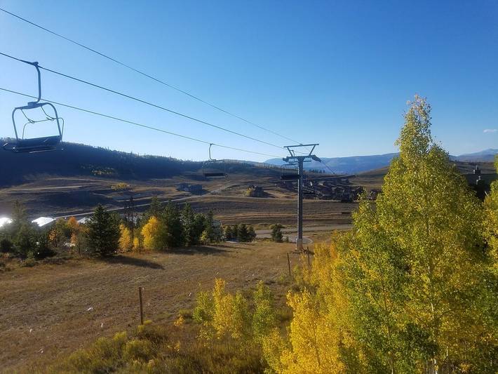 Vacation rental for 11 people, with pool and hot tub as well as balcony, with pets in Granby