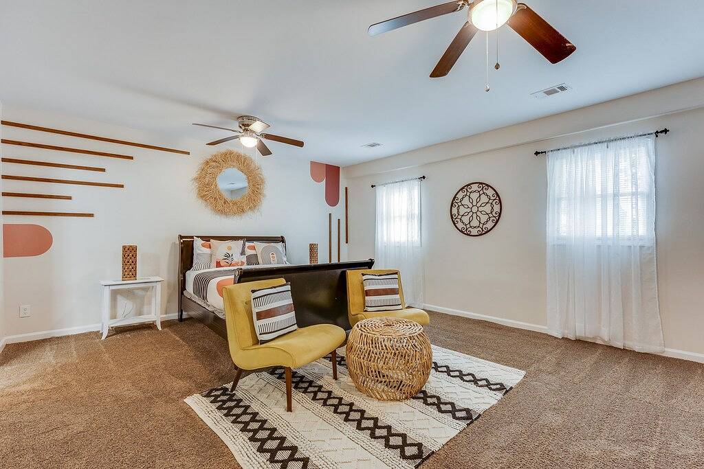 6 Minuten vom Flughafen entfernt! 10 Minuten in die Innenstadt! 15 Minuten vom M-Benz Stadion entfernt! in East Point, Fulton County