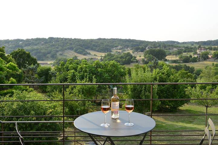 Gîte pour 2 personnes, avec jardin et terrasse à Crayssac