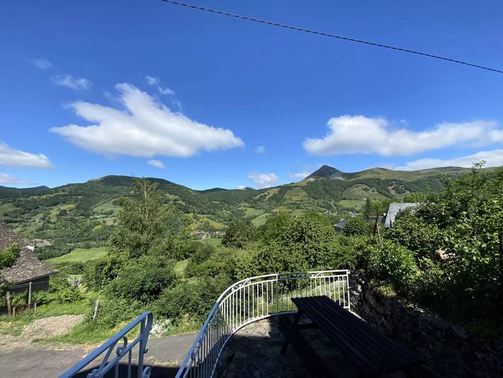 Location de vacances pour 6 personnes, avec terrasse à Saint-Jacques-des-Blats - 3