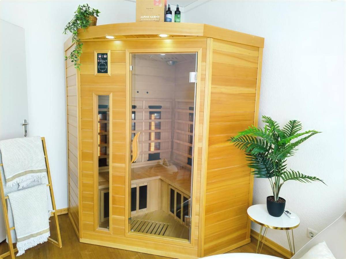 Ganze Wohnung, The Big Münster für bis zu 12, Whirlpool, Sauna, zentral, Tischfußball, Balkon, Gasgrill in Ulm, Schwaben
