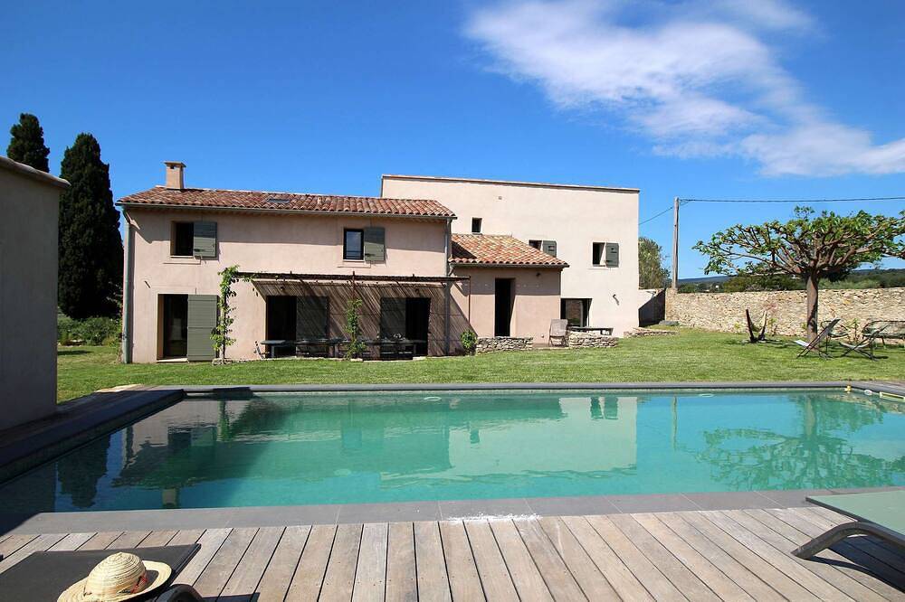 Country house for 15P. Le Castellet, Var, private pool, beaches 6 mls. in Le Castellet, Toulon region