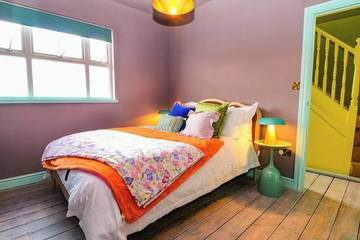 Log Cabin for 10 People in Hastings, High Weald, Photo 1