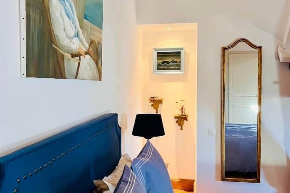 Maison Adrienne / Blue room Charming guest house, 4 km from Beauval Zoo in Saint-Aignan, Romorantin-Lanthenay und Umgebung