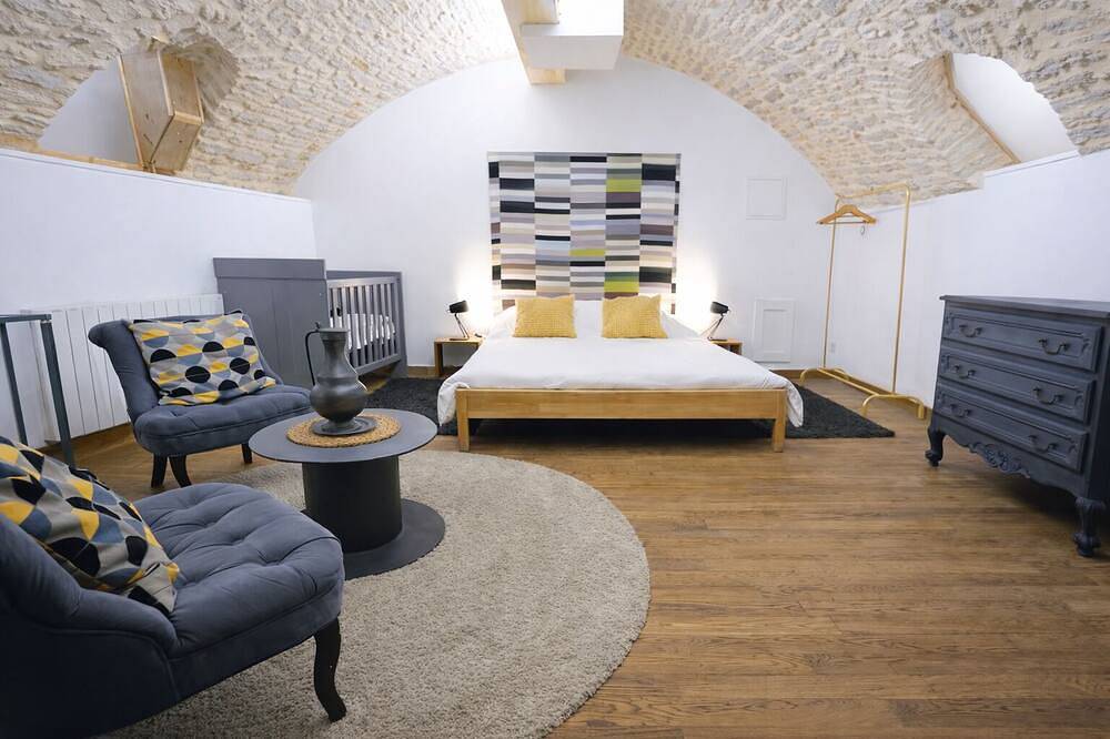 Appartement entier, Centre historique Dijon, caveau bourguignon atypique, 85 m², 4 pers in Dijon, Région de Dijon