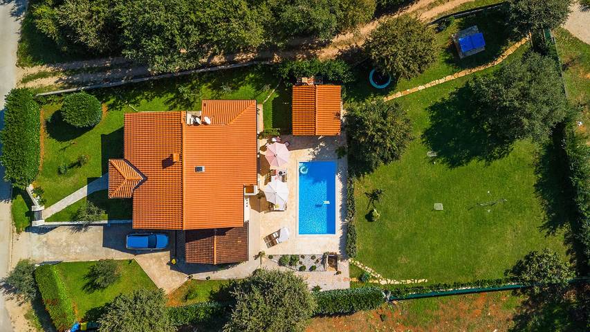 Villa für 6 Personen, mit Garten und Terrasse - 1