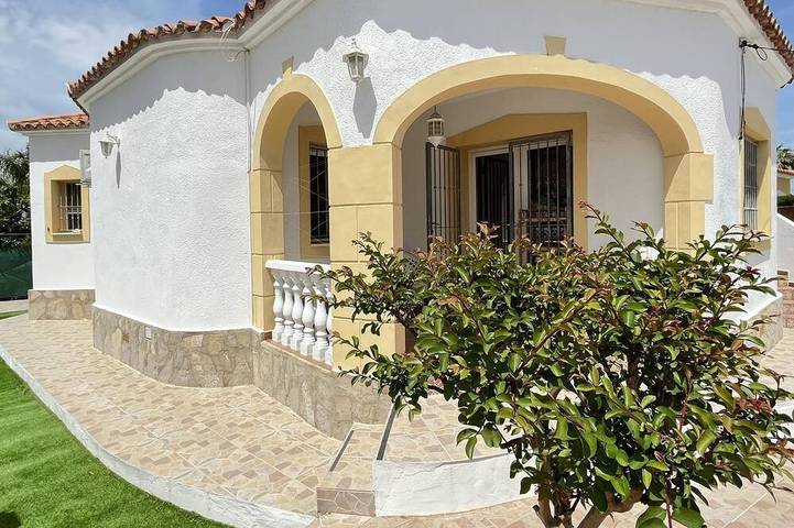 Villa voor 4 personen, met balkon en tuin in Las Marinas