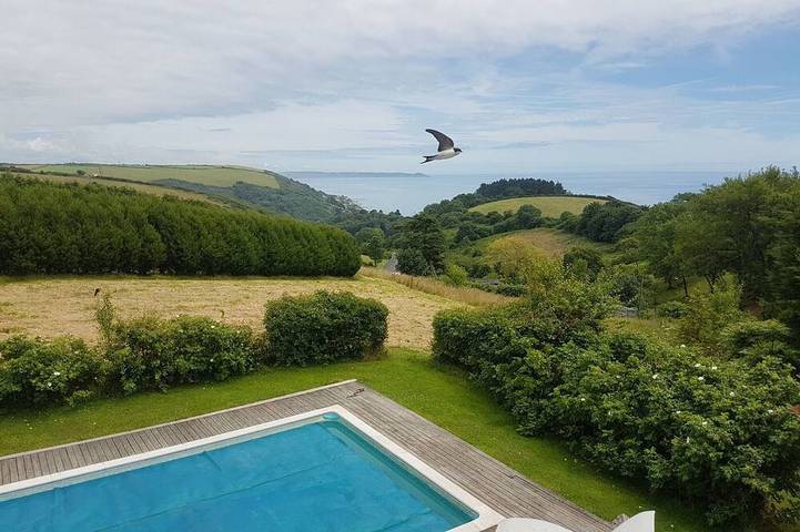 Villa with pool for 13 people, with terrace and garden in Cornwall