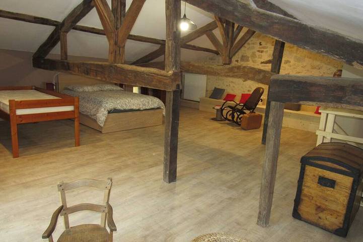 Location de vacances pour 5 personnes, avec terrasse et jardin à Pujols (Gironde)