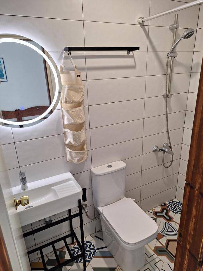 Location de vacances pour 2 personnes, avec terrasse, adapté aux familles dans Palaiochora - 3