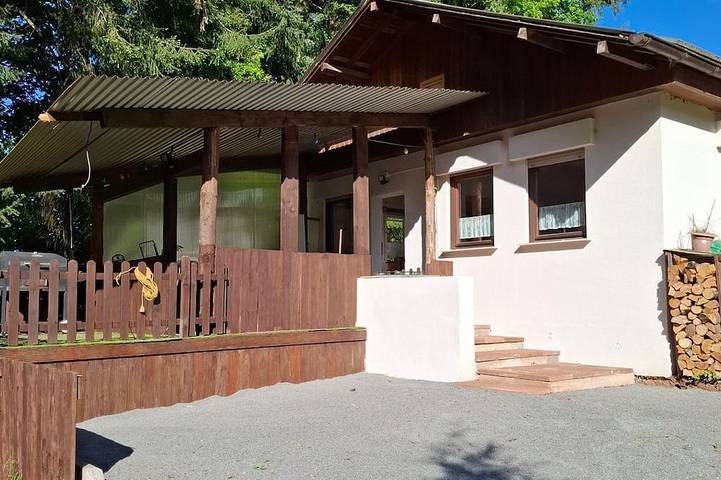 Bungalow für 6 Personen, mit Balkon und Garten