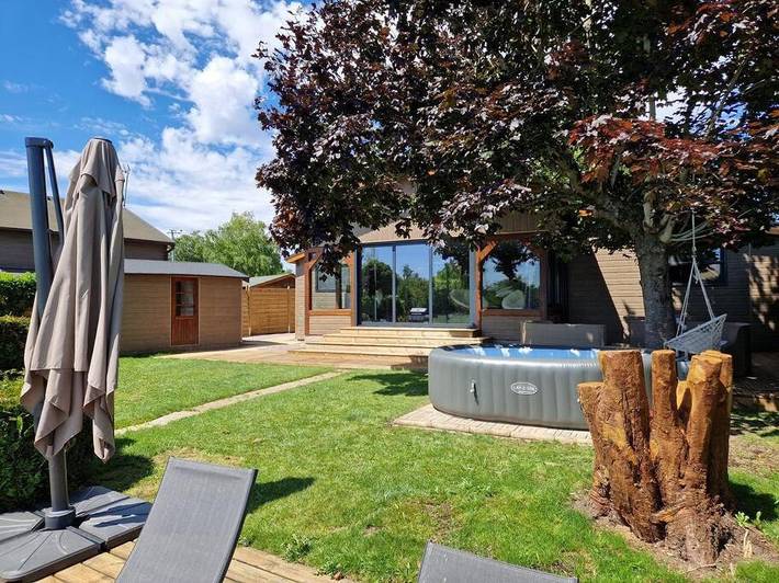 Chalet pour 6 personnes, avec terrasse ainsi que jacuzzi et piscine dans Seine-et-Marne - 2