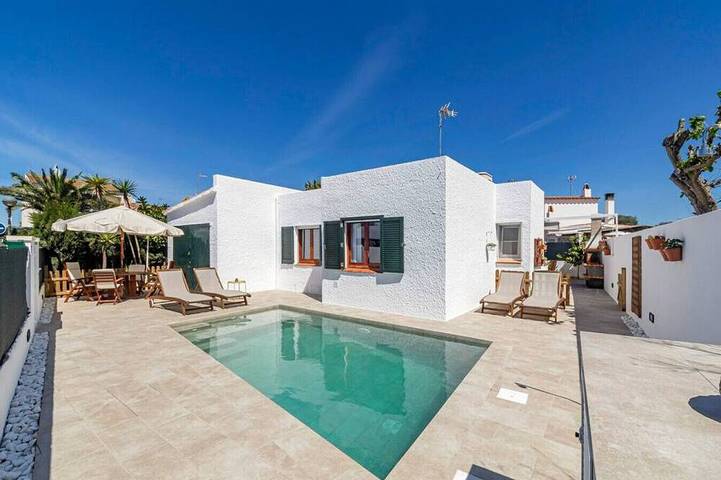Villa pour 4 personnes, avec balcon, animaux acceptés à Cala Blanca