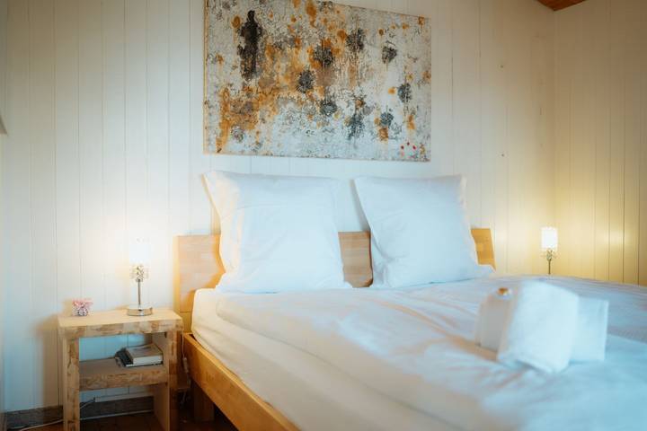 Ferienwohnung für 4 Personen, mit Balkon und Terrasse sowie Garten und Ausblick in Walensee