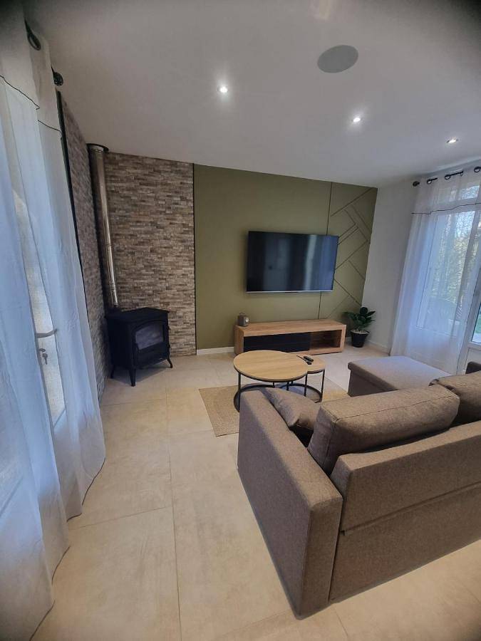 Location de vacances pour 5 personnes, avec terrasse à Meyras