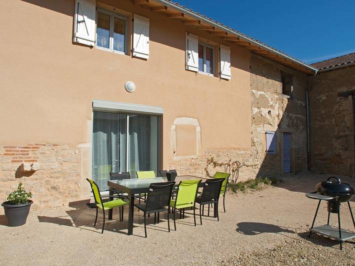 Gîte pour 8 personnes, avec terrasse et jardin