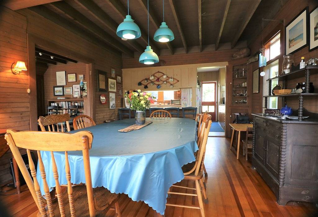 Classic Beach Cottage - Short Walk to Kennebunk Beach in Kennebunk, York County