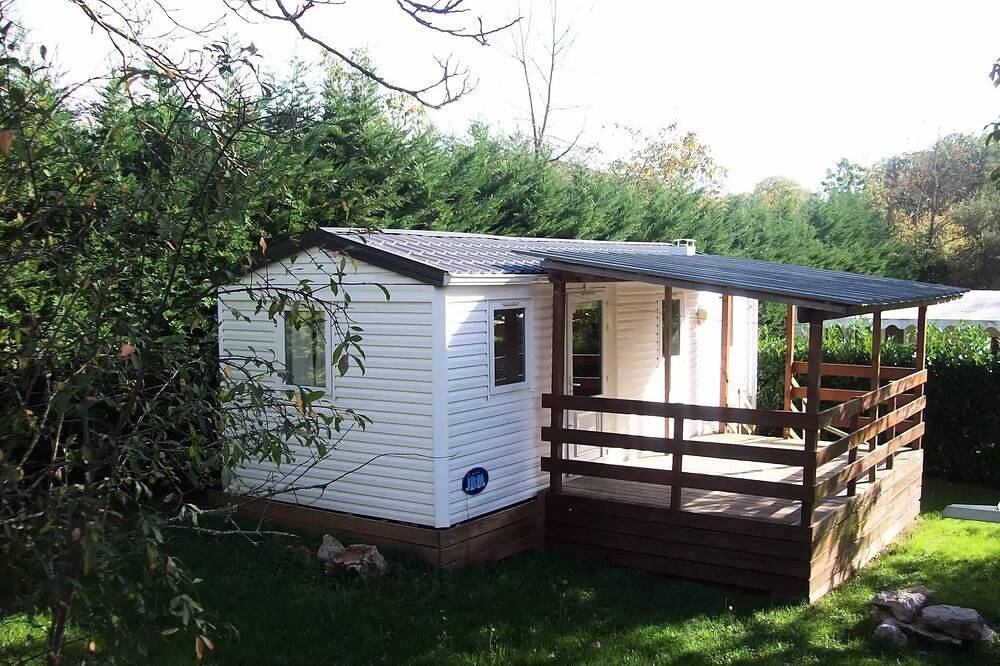 Mobil-home Avec sanitaires 5 Ã  6 personnes - 5 pers. inclus dans le tarif in Loubressac, Lot