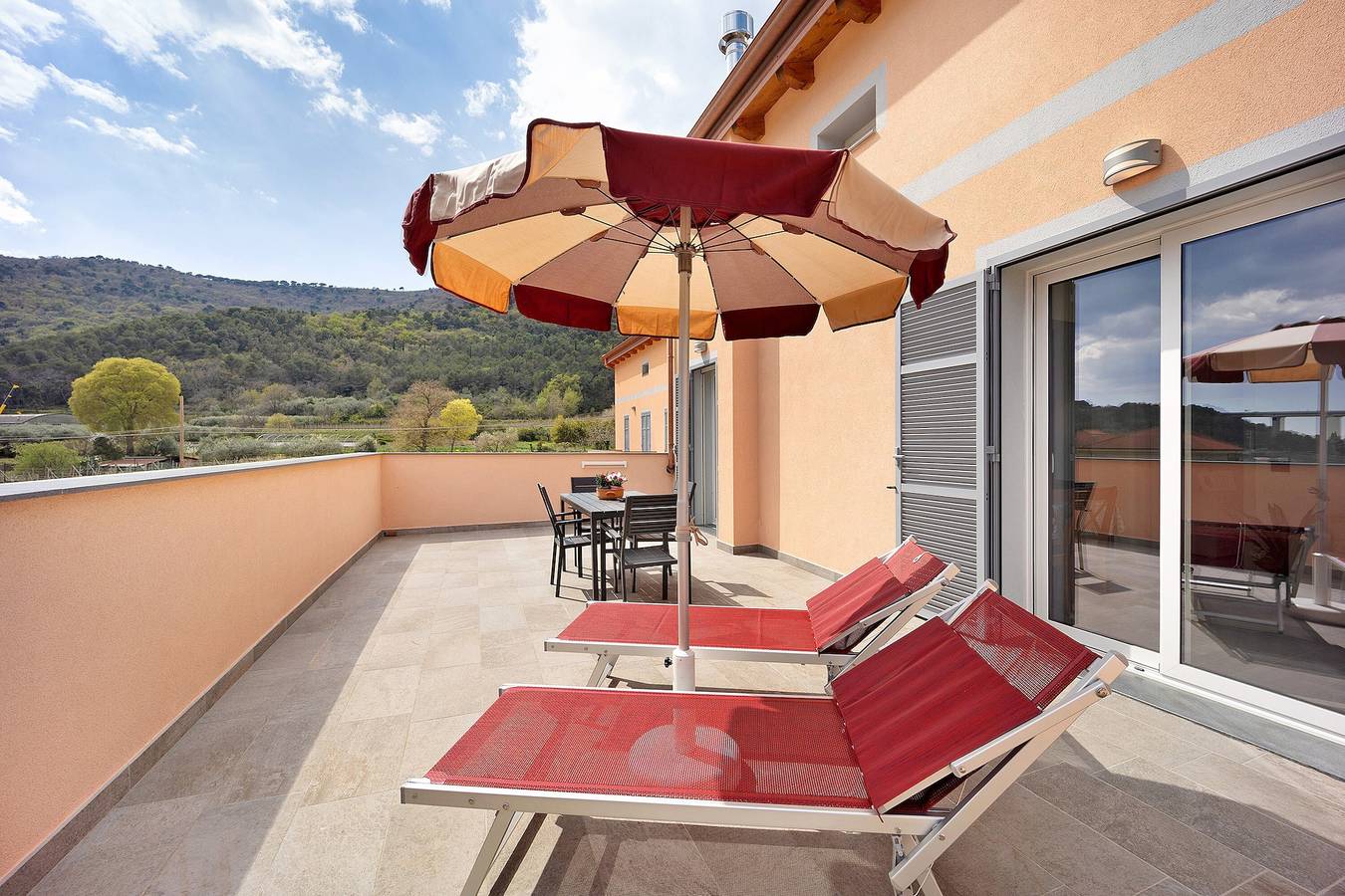 Apartamento entero, Apartamento vacacional "Antichi Ricordi - Le Giare" con 2 balcones, piscina compartida y Wi-Fi in Andora, Riviera di Ponente