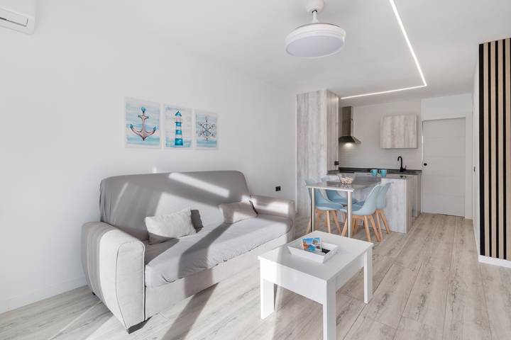 Entire apartment, Apartment 'Vistas A Los 2 Mares' with Sea View, Shared Pool and Air Conditioning in Playa El Arenal/Playa Pedrucho (La Manga), San Javier